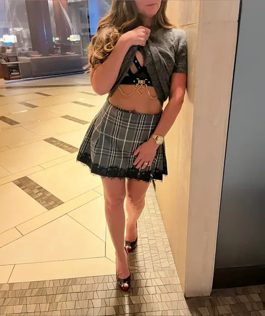 KitWescar OnlyFans creator with engaging content