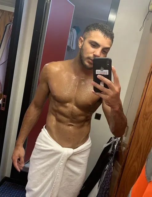 Kobraukpb OnlyFans exclusive content creator