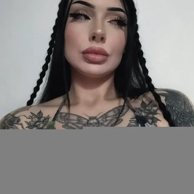 kxrlyxmxrie OnlyFans creator with exclusive content