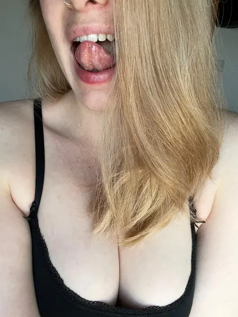 Lacey Freckles OnlyFans creator with natural beauty