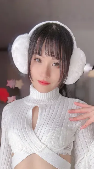Ladyrosay OnlyFans Petite Asian Girl Next Door