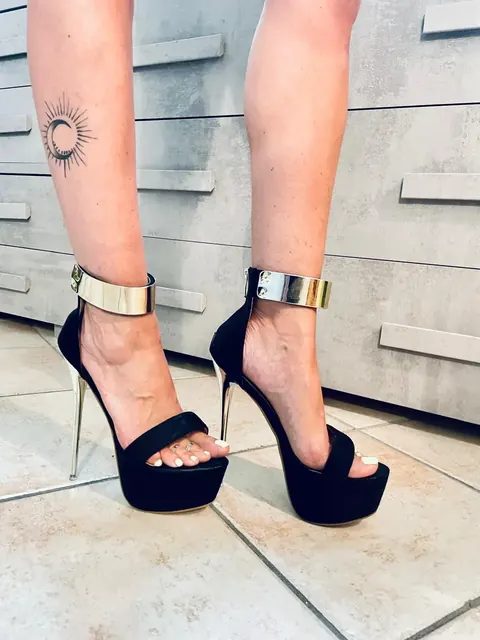 LadYFeeT FREE (@ladyfeet_free) OnlyFans exclusive creator profile photo