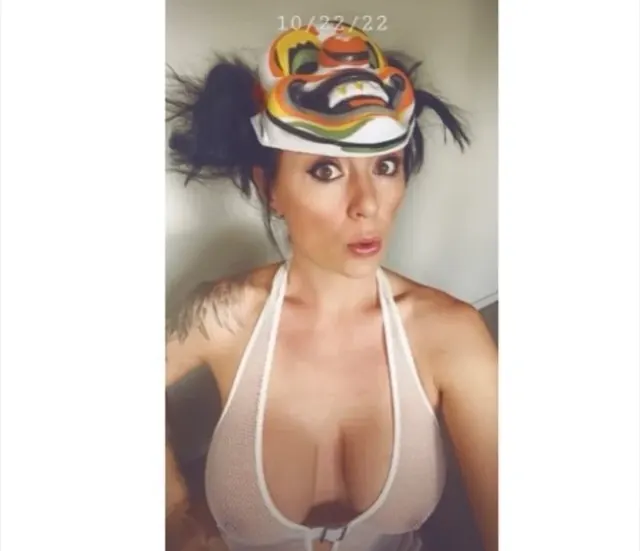 ladySJ OnlyFans fitness and fun creator
