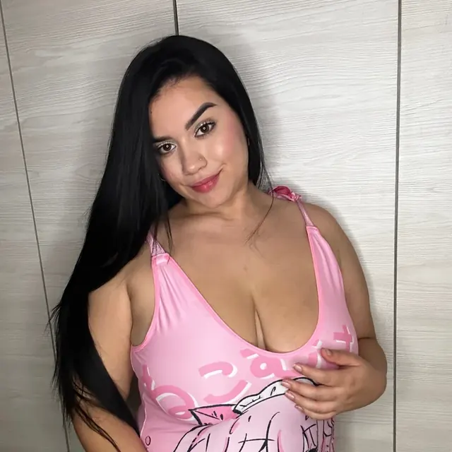 LARA OnlyFans hot Latina creator