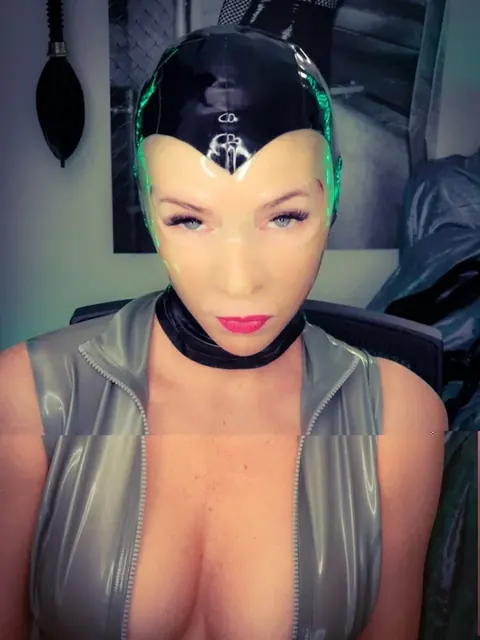 Latexrapture OnlyFans kink enthusiast