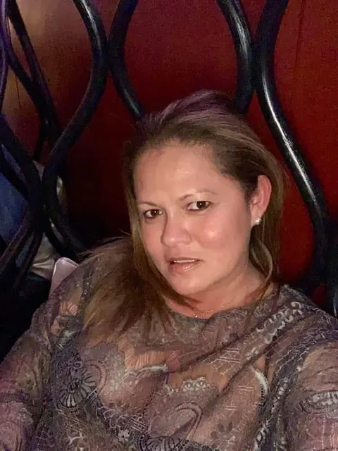 Latina Fofy OnlyFans brunette creator
