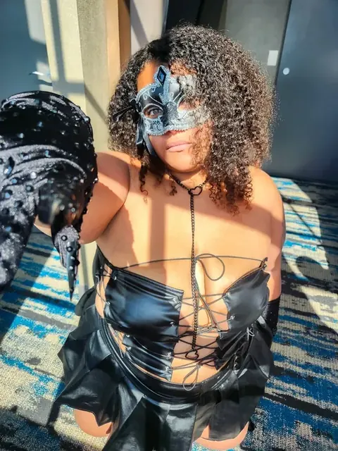 Leaka OnlyFans Black Hair Creator