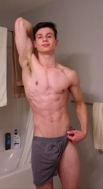 leandave OnlyFans Athletic Male Artist