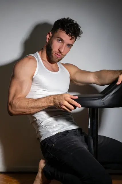Leandrobravofree OnlyFans creator showcasing exclusive adult content.