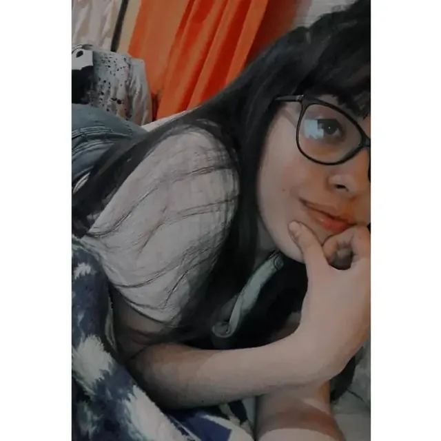 Leila OnlyFans creator with glasses