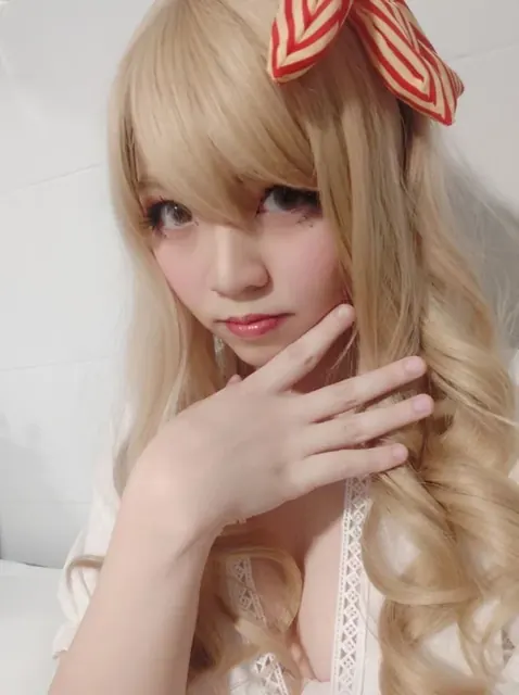 lewdcarrot OnlyFans professional hugger