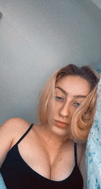 Lexi OnlyFans creator with engaging content