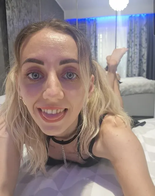 Leyla Ella OnlyFans exclusive content creator