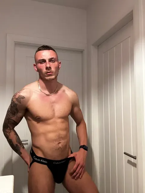 Liam OnlyFans creator profile with engaging content