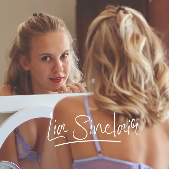 Lia Sinclair OnlyFans adventurous blonde