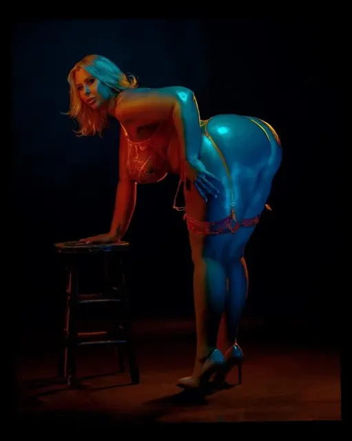Lila Lovely OnlyFans blonde MILF creator