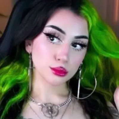 Lilbatz OnlyFans creator with engaging content.