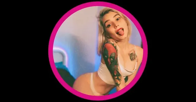 Lilbigofficial OnlyFans Blonde Model