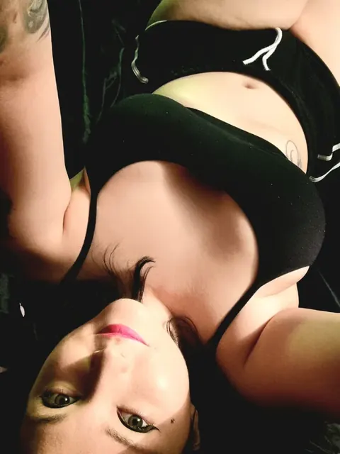 Lilithlowe OnlyFans British goth girl