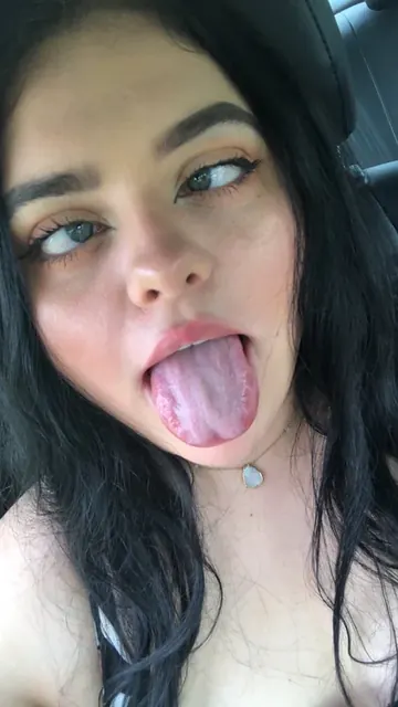 Lilleona OnlyFans gamer girl and anime fan