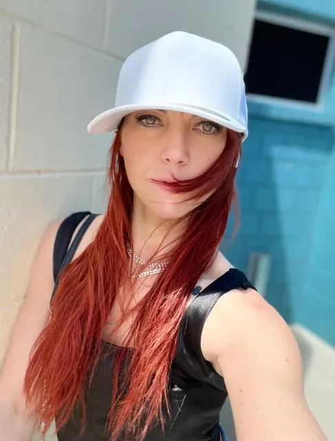 Lilmisseleven on OnlyFans with daring personality
