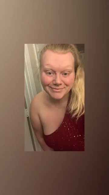 Little Raz OnlyFans solo content creator