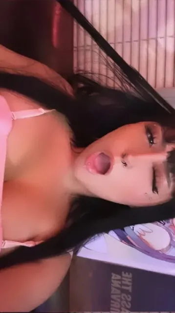 Bicky Ortiz OnlyFans brunette Latina creator
