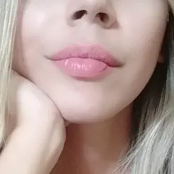 lily soares OnlyFans blonde curvy