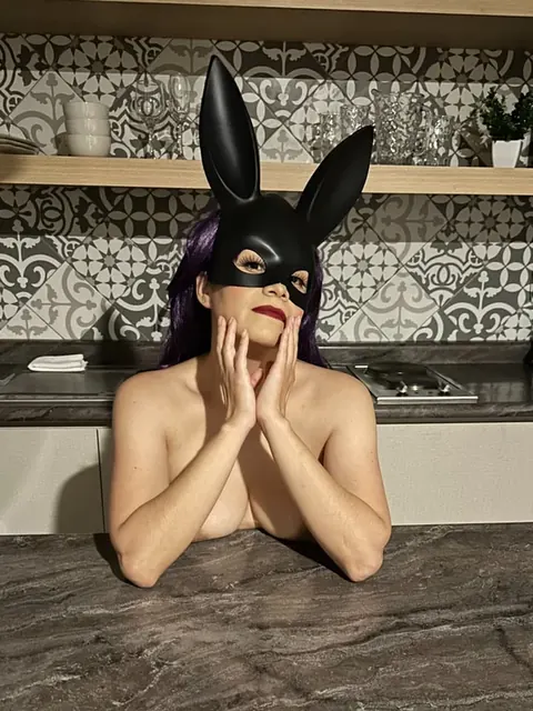 Lilybunnya OnlyFans content creator
