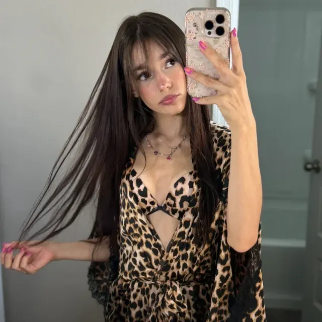 kittykat 🐱 OnlyFans Slim brunette creator