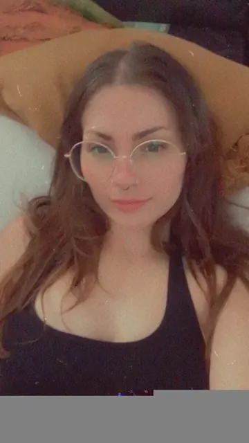 Littlelolal OnlyFans pole dancer and gamer
