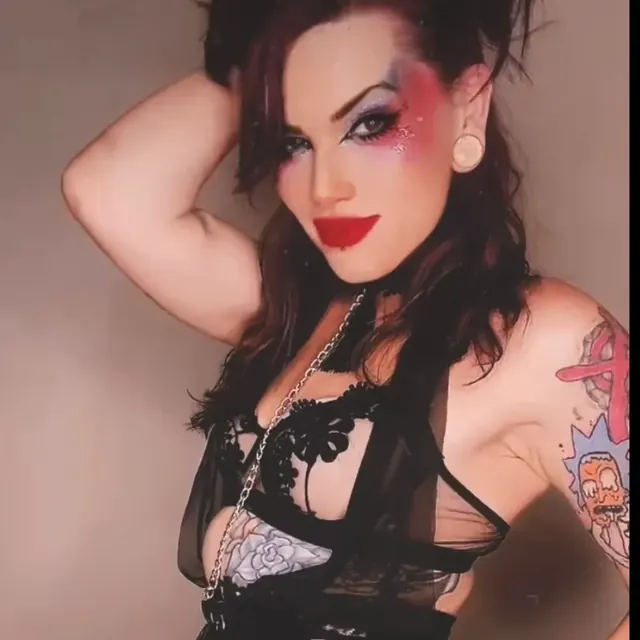 Miss Mae OnlyFans tattooed goth content creator