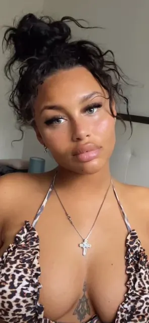 Wulfiegrey OnlyFans creator with a unique menu
