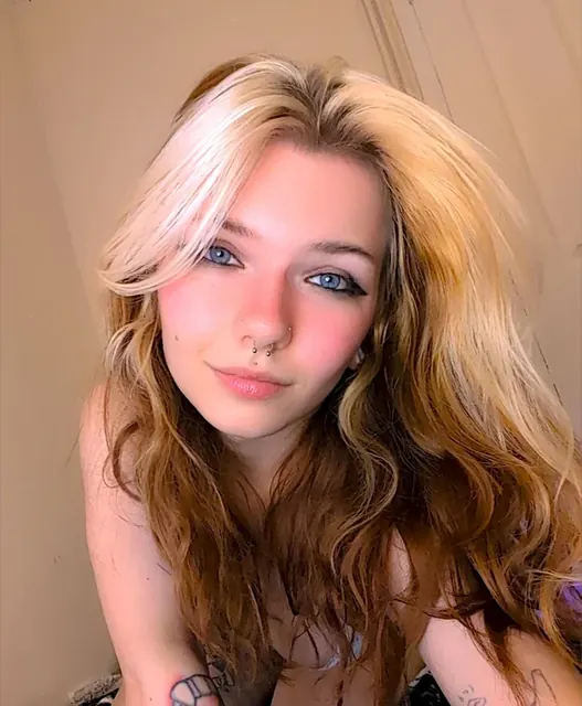 Lizzy Lovesick OnlyFans creator and bunny mum