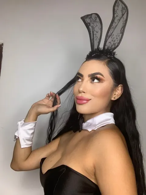 Lizzy OnlyFans creator exploring her fun side