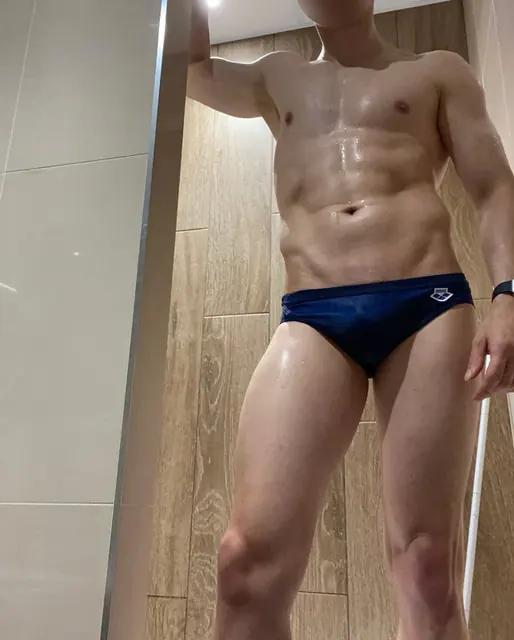 London_SpeedosLad OnlyFans smooth shaved lad