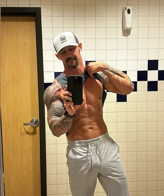 Logan Chase OnlyFans firefighter next door