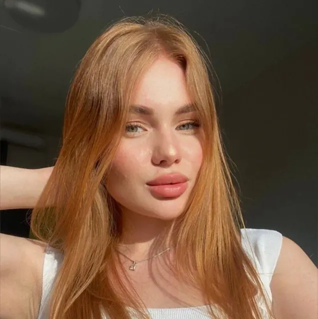 LolaRed OnlyFans Energetic Creator
