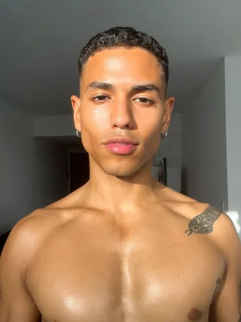 lonsoleone OnlyFans creator with unique content