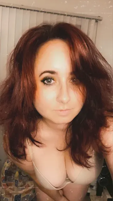 Ava OnlyFans big ass and busty creator