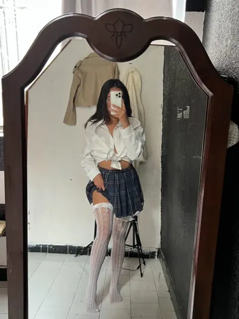 Louisa Castillo OnlyFans creator with explicit content