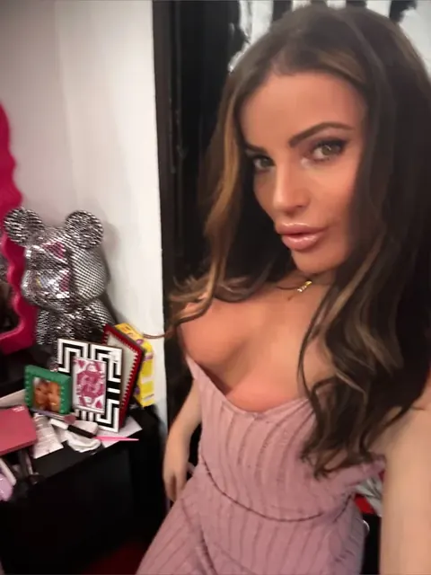 Lovetamzints OnlyFans creator with captivating content