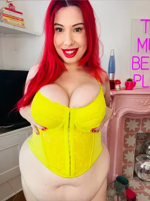 Lucy Jones OnlyFans red hair