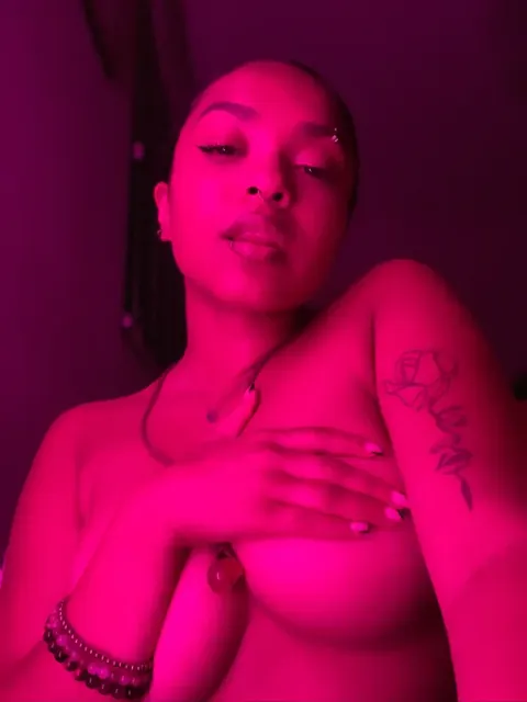 Lulu OnlyFans curvy tattooed creator