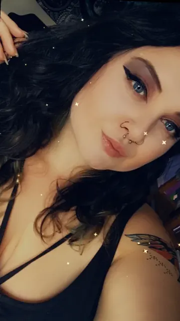 Lunabear44 OnlyFans creator with engaging content