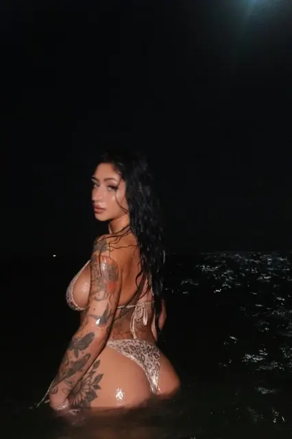lunababyy69 OnlyFans creator with exclusive content