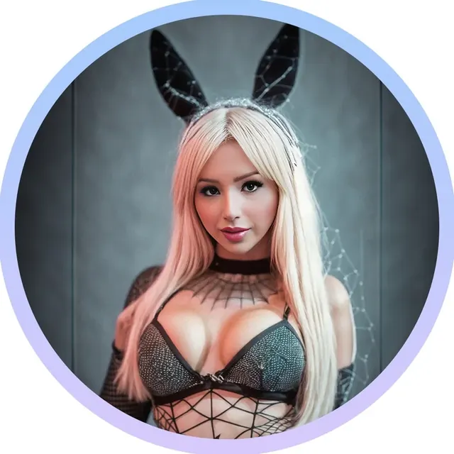Lunacats SEXIEST TRANS on OnlyFans with a huge cock