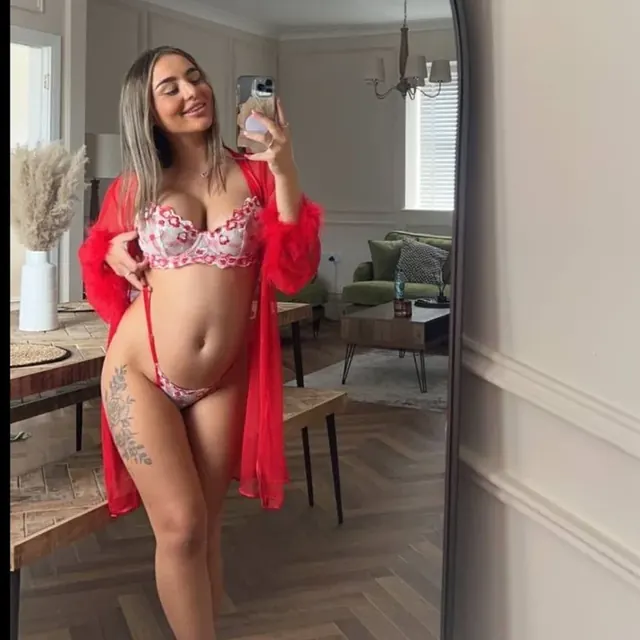 Luna OnlyFans creator with glamorous content