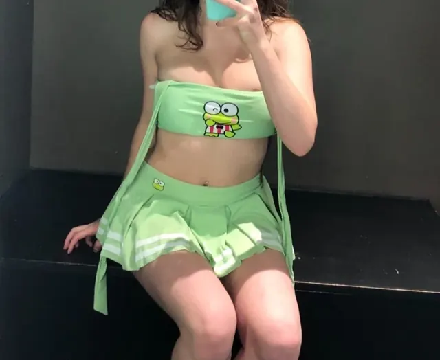 Luna Lava Lamp OnlyFans college girl and gamer