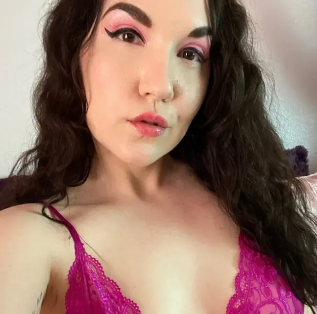 Luna Sapphire OnlyFans creator with exclusive content
